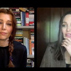 Angelina Jolie, Elif Şafak'a Türkiye'nin İstanbul Sözleşmesi'nden çekilmesini sordu