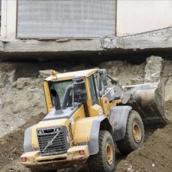 Ankara'da riskli Açelya Apartmanı'nın yıkımı sürüyor