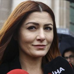 Başörtülü kadınlara hakaret ettiği iddiasıyla yargılanan Deniz Çakır hakkında mütalaa açıklandı
