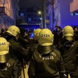 Bursa'da kısıtlama saatlerinde 100 kişilik kavga: Çevik kuvvet müdahale etti