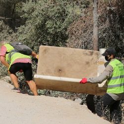 Cennet Koyu'nda temizlik: 85 çuval çöp ve bir koltuk çıktı