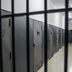Cezaevindeki mahkumlara uyuşturucu sattığı ortaya çıkan avukata 18 yıl hapis istemi