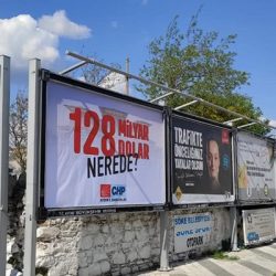 CHP'li Tezcan'dan '128 milyar dolar nerede?' afişlerinin kaldırılmasına tepki