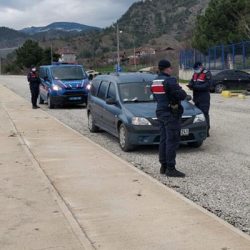 Covid-19 hastası ve temaslı 7 kişi, Sinop'ta katıldıkları cenazeden İstanbul'a dönerken yakalandı