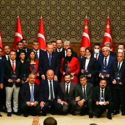 Erdoğan destekçilerine medya ödülleri dağıttı