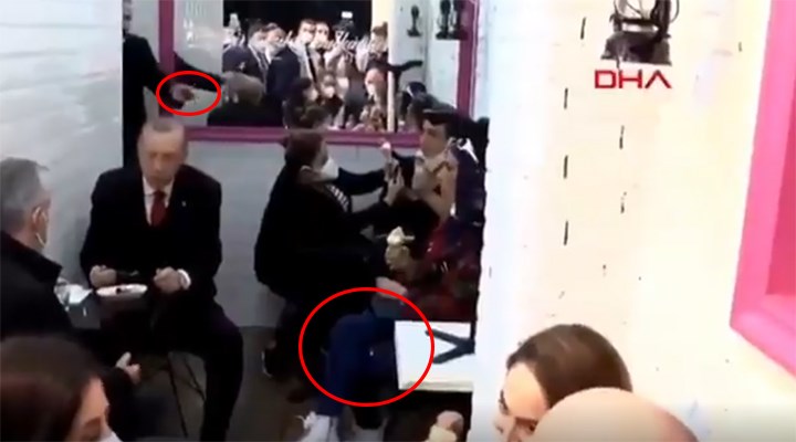Erdoğan'ın koruması işaret etti, bacak bacak üstüne atan kadın oturuşunu değiştirdi
