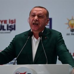 Erdoğan’ın sözlerine ‘Yav he he’ diye yorum yapan gazeteci beraat etti
