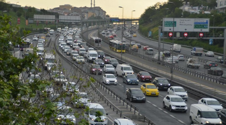 İstanbul’da trafik yoğunluğu sabah saatlerinde yüzde 60’ı gördü