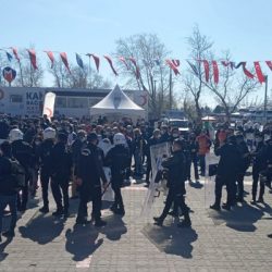 Kadıköy’deki 1 Mayıs çağrısına polis müdahalesi: Çok sayıda kişi darp edilerek gözaltına alındı
