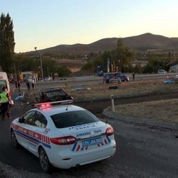 Kırıkkale'de iki otomobil çarpıştı: 6 ölü