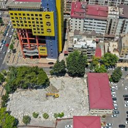 Maraş'taki 'dünyanın en saçma binası' yıkılacak