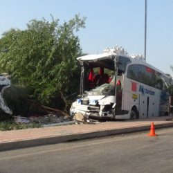 Mersin'de yolcu otobüsü devrildi: 37 yaralı