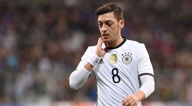 Mesut Özil, Almanya kadrosunda yok
