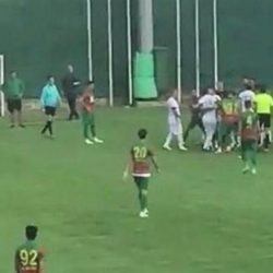 Sarıyer-Amedspor maçında Deniz Naki, Zülküf Özer ve Amedspor teknik heyetine saldırı