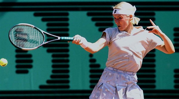 Tenis dünyasının ünlü ismi Jana Novotna hayatını kaybetti
