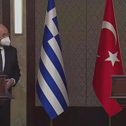 Yunan Dışişleri Bakanı'ndan Çavuşoğlu'na: Çalışma arkadaşların kraldan çok kralcı